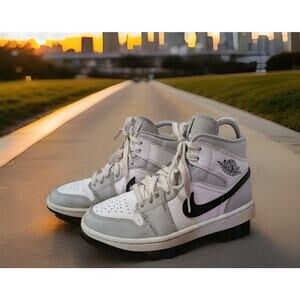 Size 7 - Women's - 5.5 Men Nike Air Jordan 1 Mid Light Smoke Grey Fog BQ6472-015
